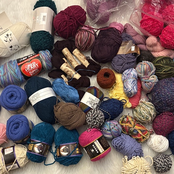 Colorful Yarn Collection - Picture 3 of 7